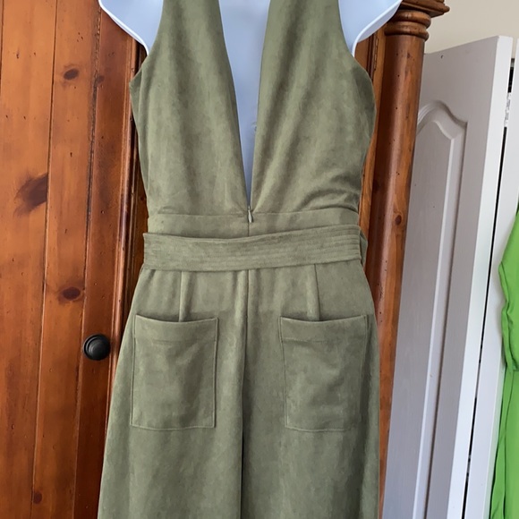 Banana republic Jumpsuit forest green Sleeveless. Size 0 petite Suede s - Picture 7 of 14